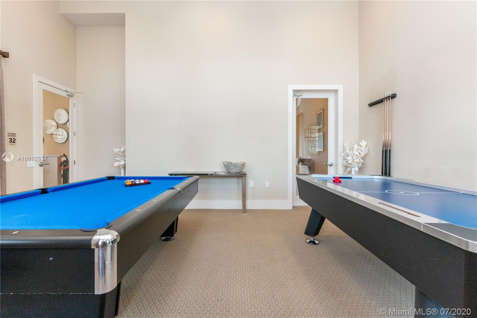VINTAGE ESTATES - Residential