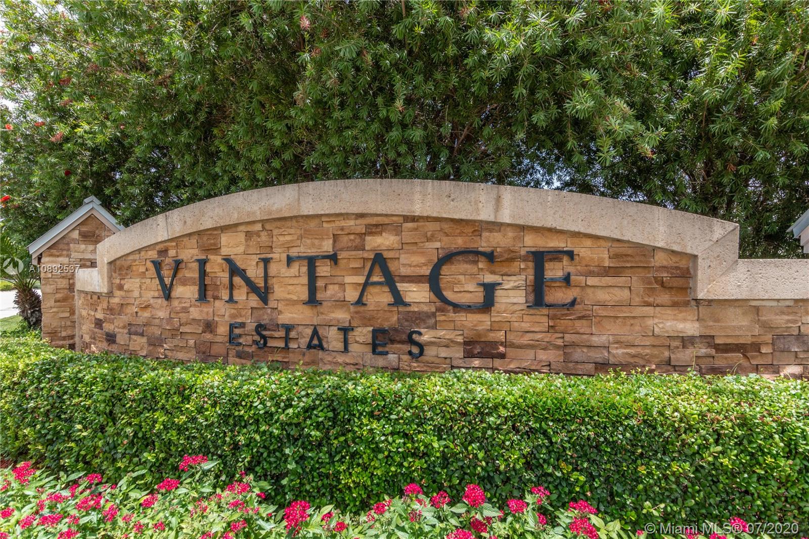 VINTAGE ESTATES - Residential