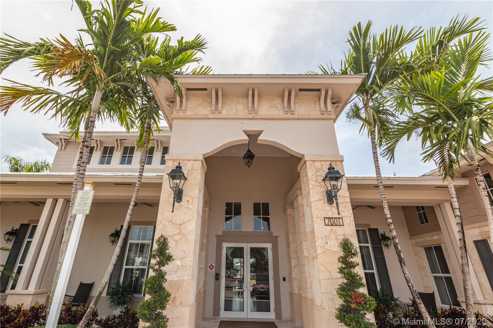 VINTAGE ESTATES - Residential