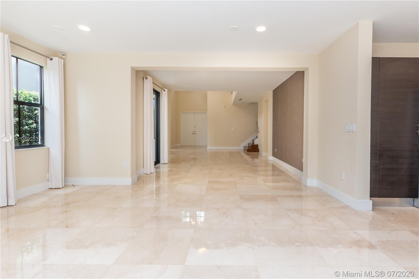 VINTAGE ESTATES - Residential