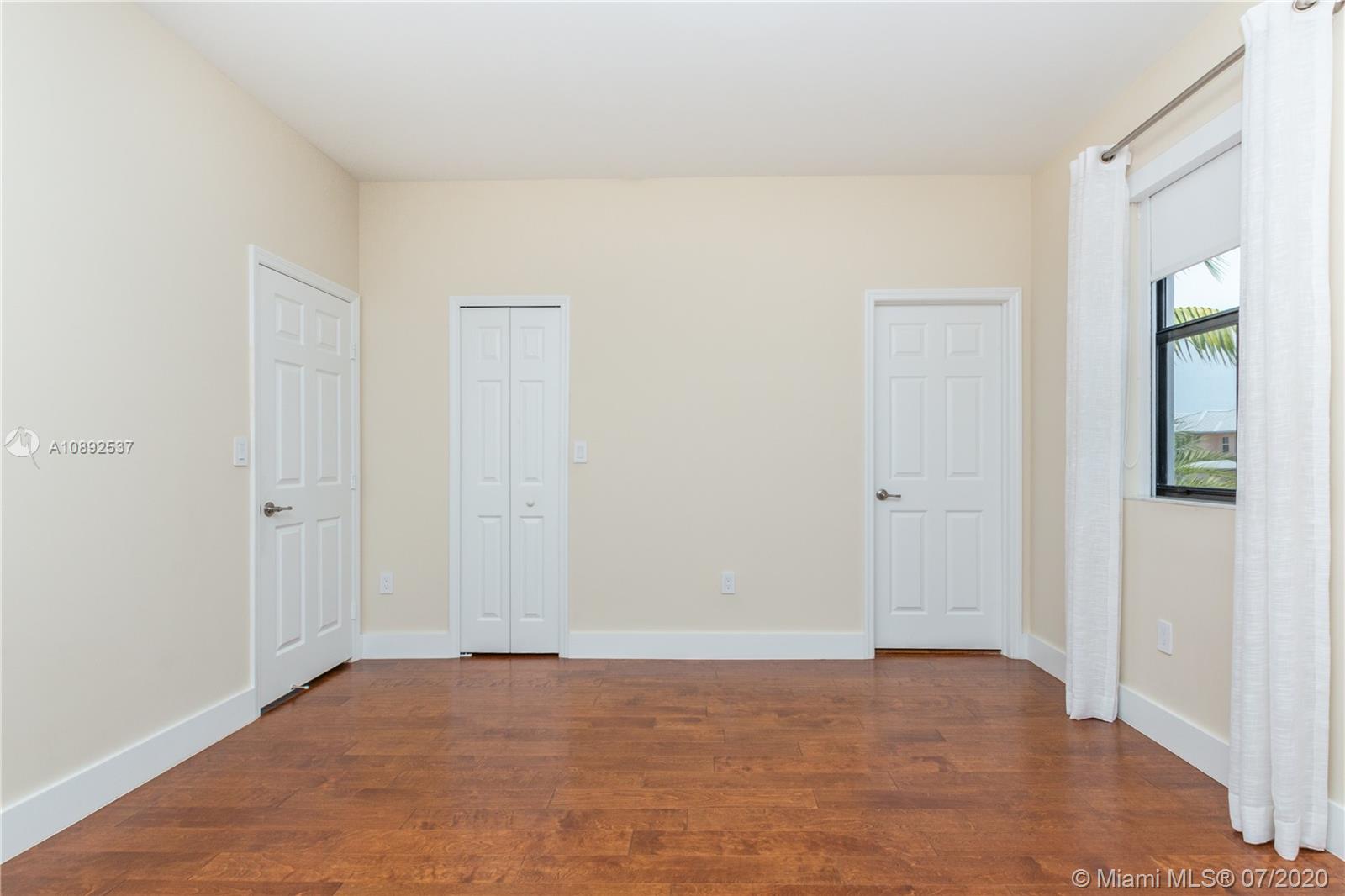 VINTAGE ESTATES - Residential