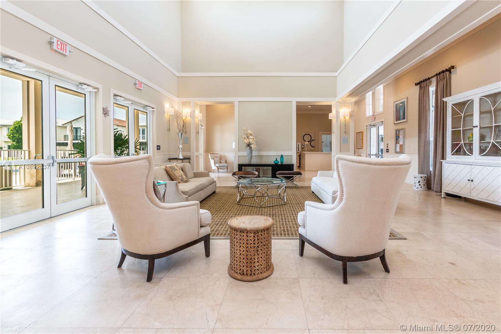 VINTAGE ESTATES - Residential