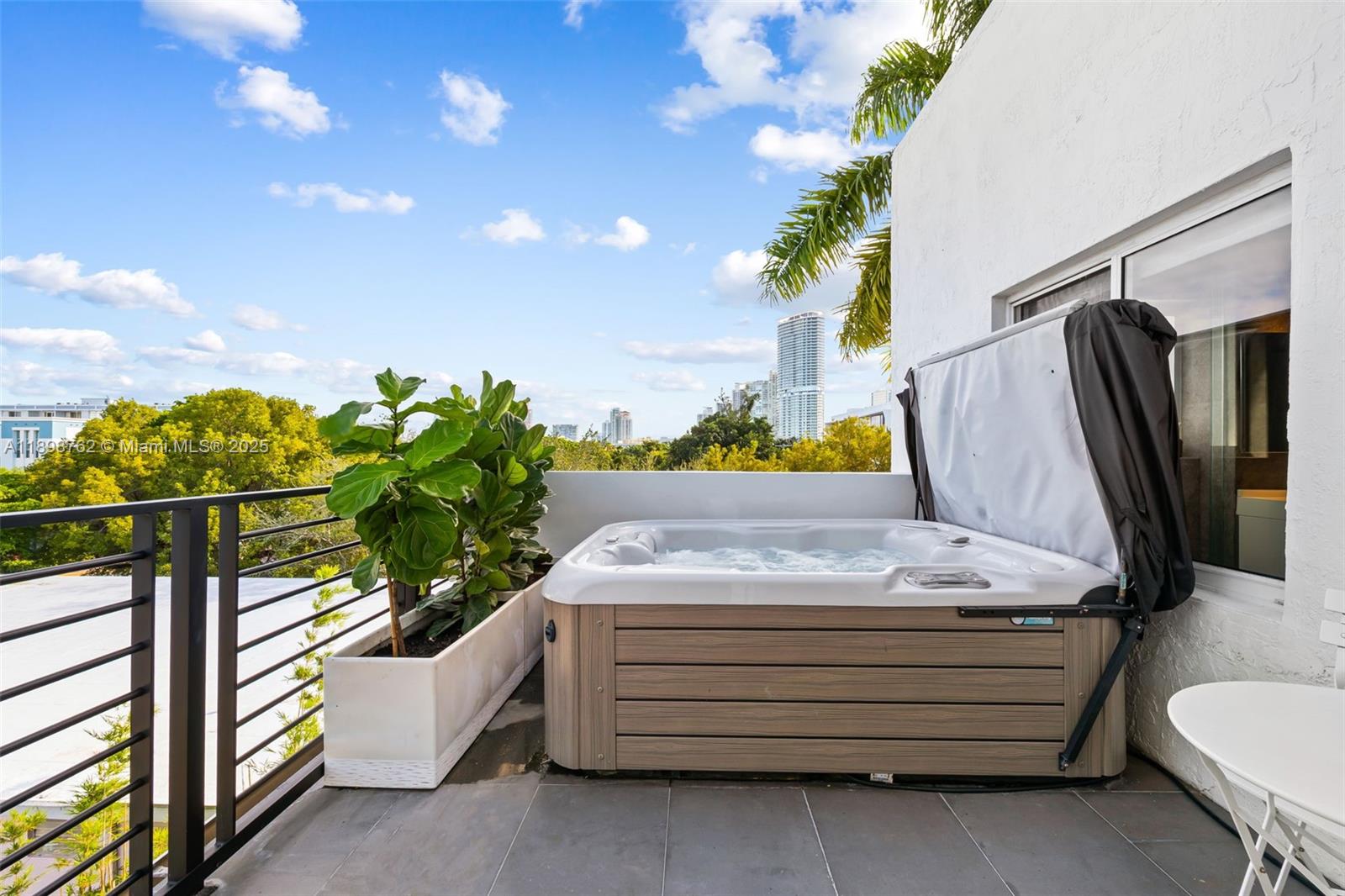 LENOX VILLAS CONDO - Residential