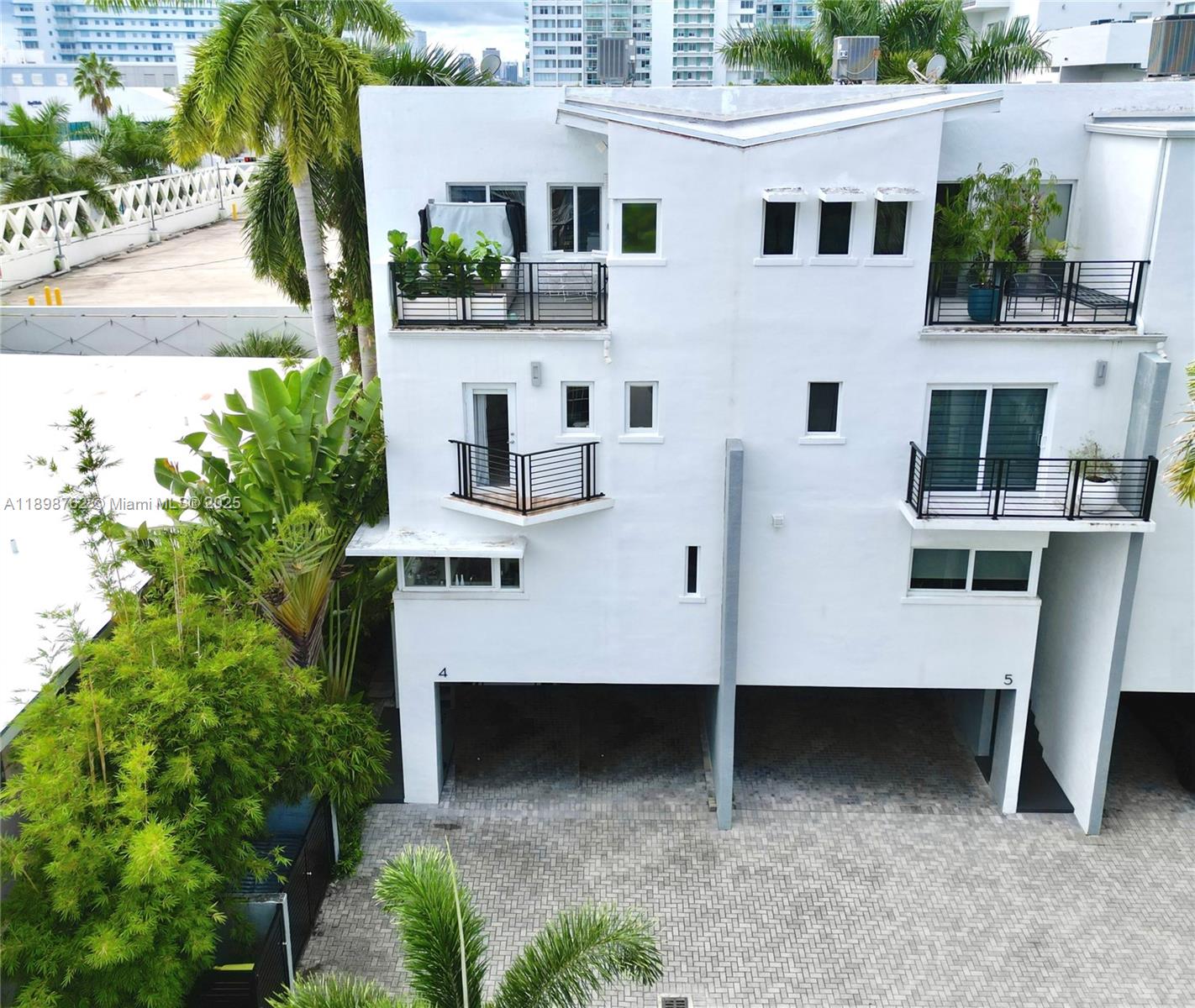 LENOX VILLAS CONDO - Residential