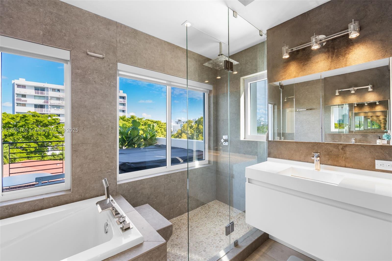 LENOX VILLAS CONDO - Residential