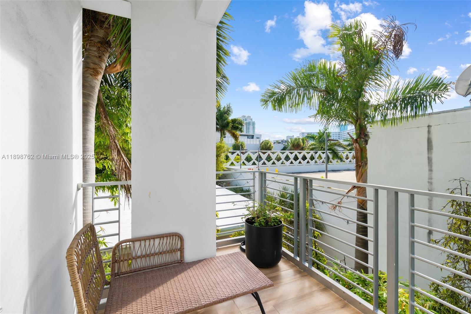 LENOX VILLAS CONDO - Residential