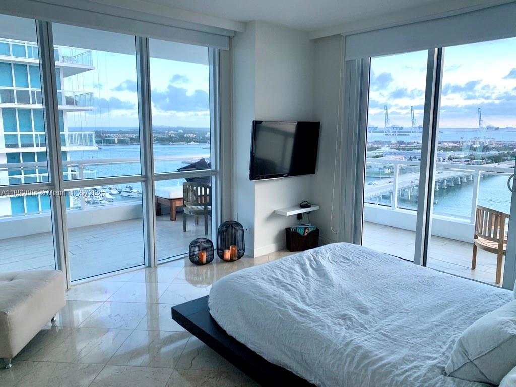 THE BENTLEY BAY CONDO - Residential Lease