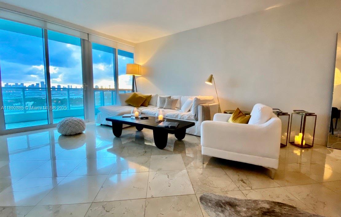 THE BENTLEY BAY CONDO - Residential Lease