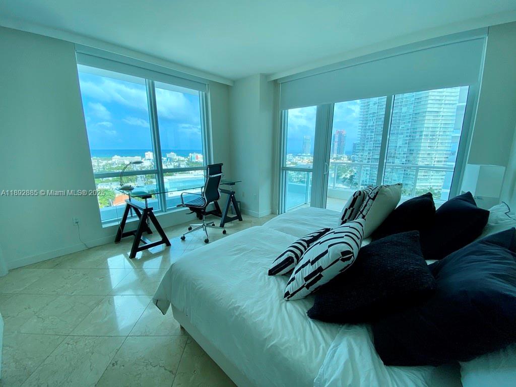 THE BENTLEY BAY CONDO - Residential Lease