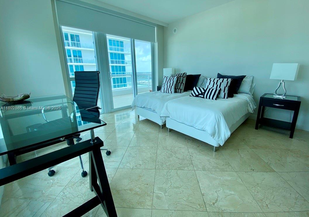 THE BENTLEY BAY CONDO - Residential Lease