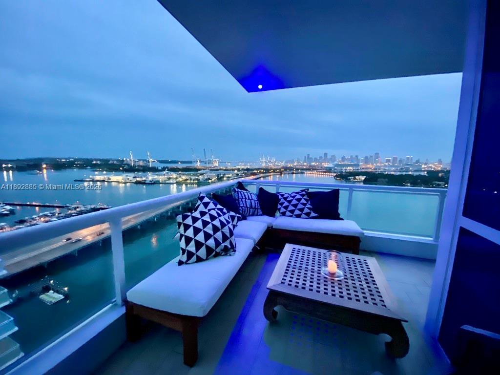 THE BENTLEY BAY CONDO - Residential Lease