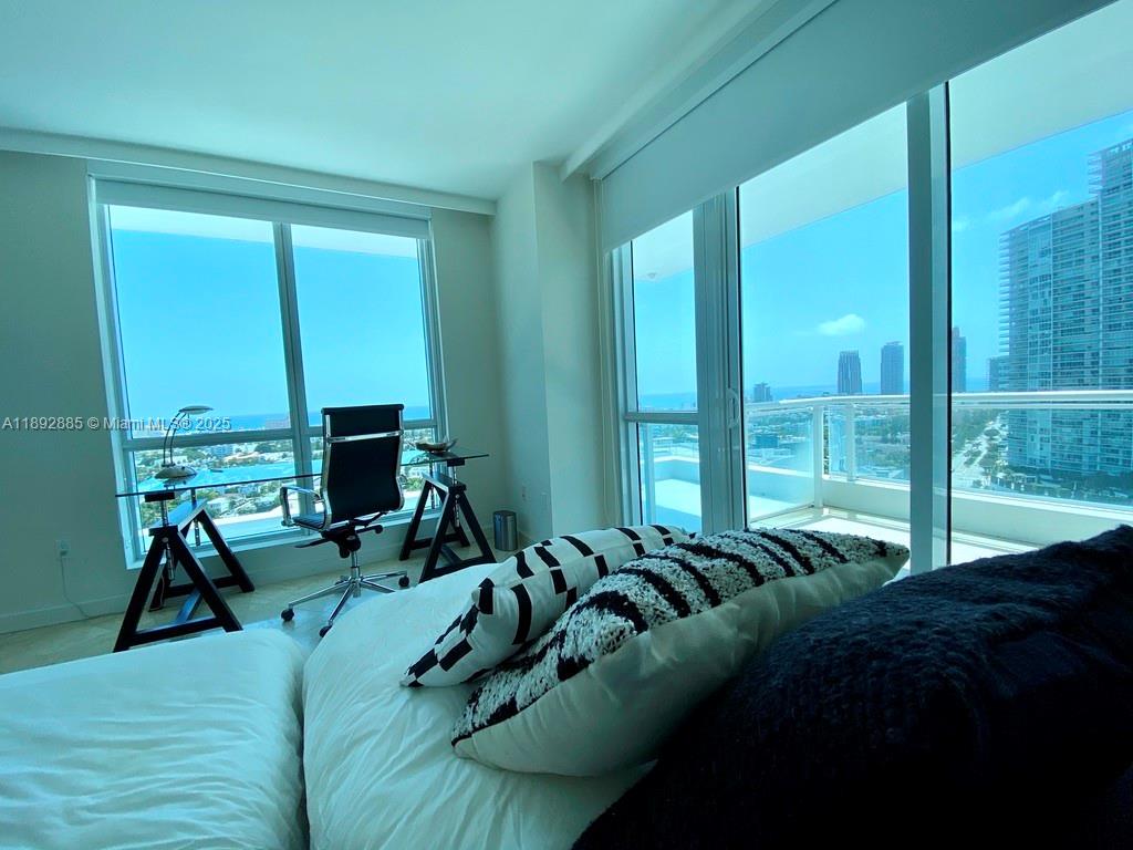 THE BENTLEY BAY CONDO - Residential Lease