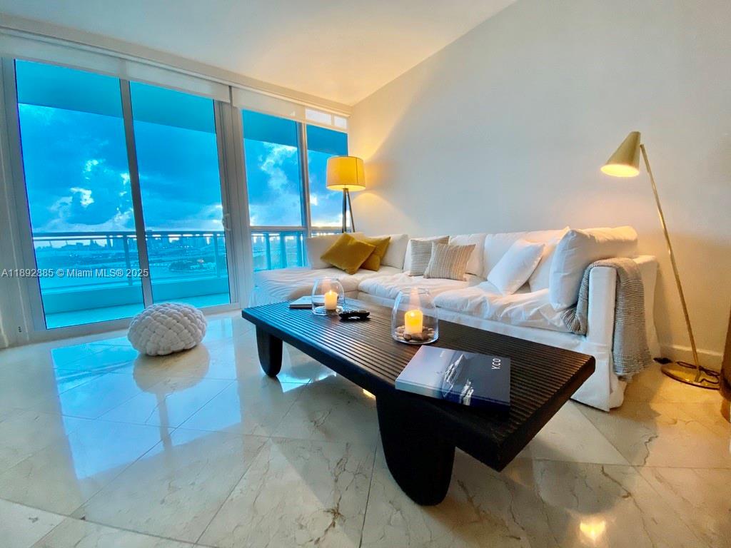 THE BENTLEY BAY CONDO - Residential Lease