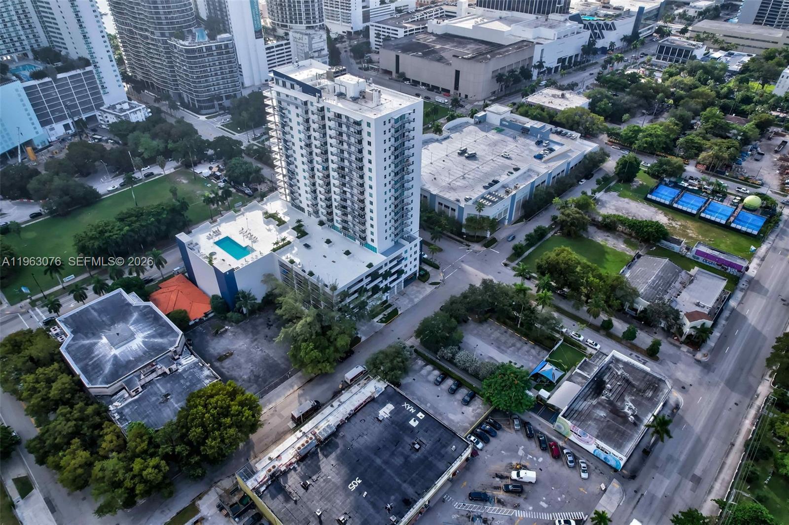 1800 BISCAYNE PLAZA CONDO - Commercial Sale