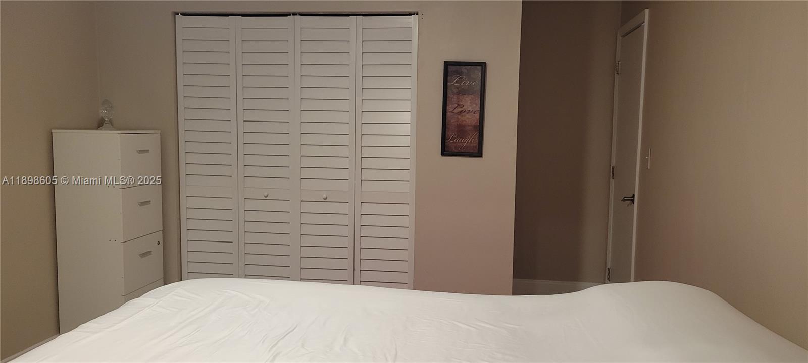 TWIN LAKES MANOR SUB - Residential Lease