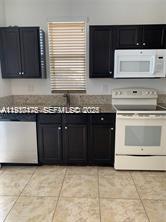 KENDALL COMMONS RESIDENTI - Residential Lease