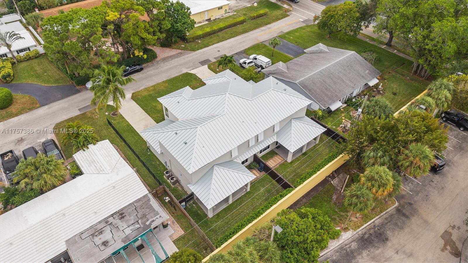 HILLSBORO ISLES - Residential
