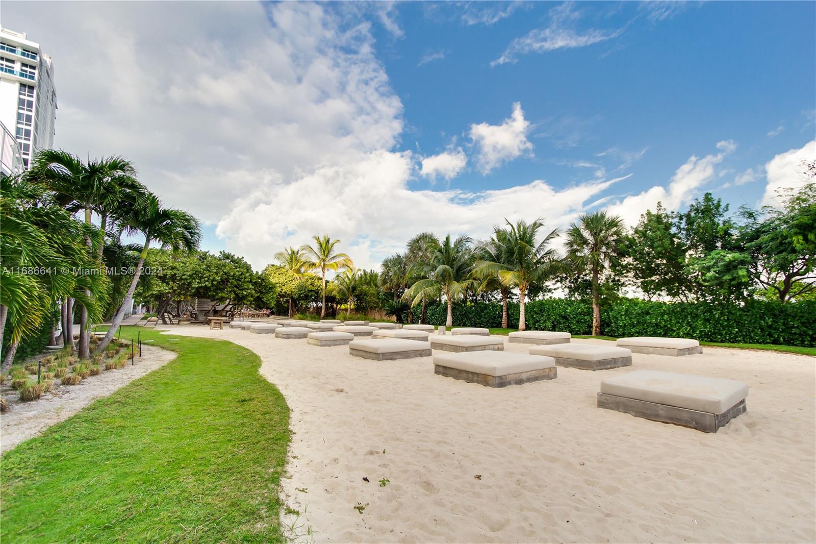 RONEY PALACE CONDO - Residential Lease