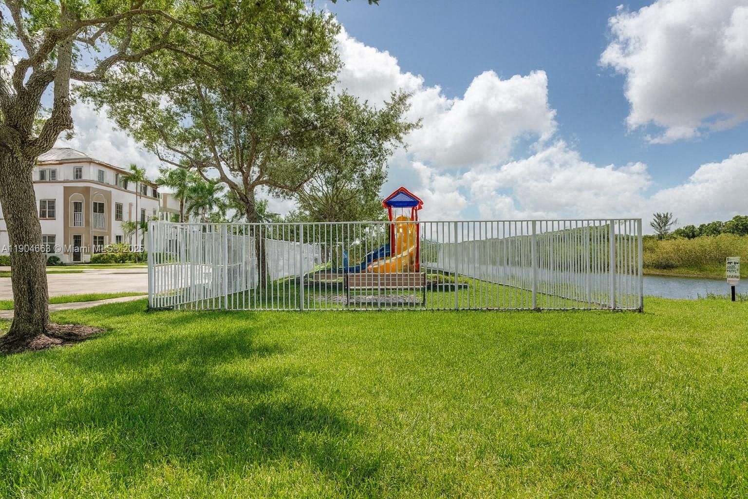 COURTYARDS ONE CONDO - Residential Lease