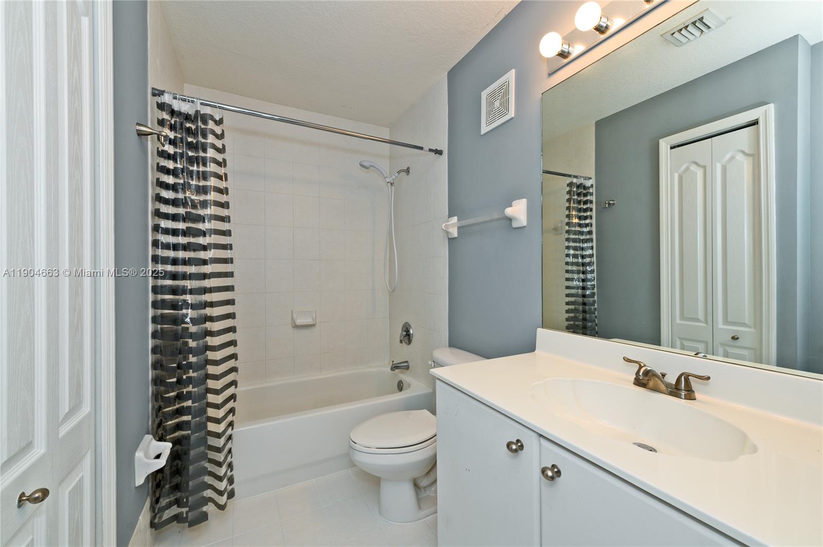 COURTYARDS ONE CONDO - Residential Lease