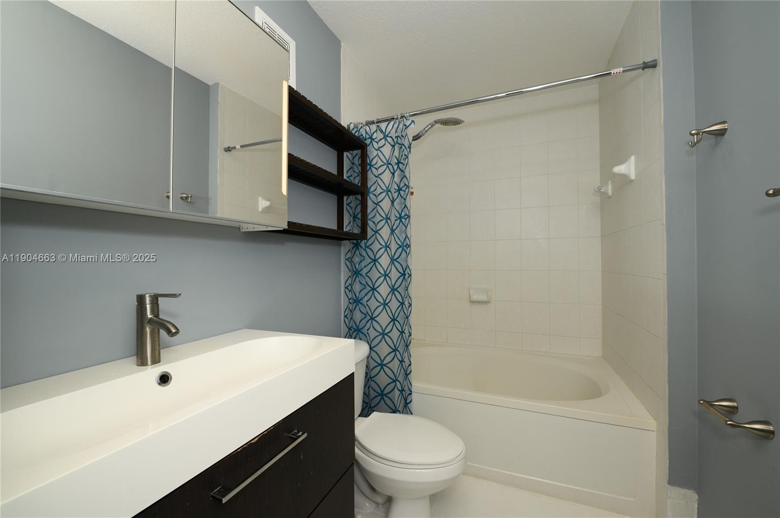 COURTYARDS ONE CONDO - Residential Lease