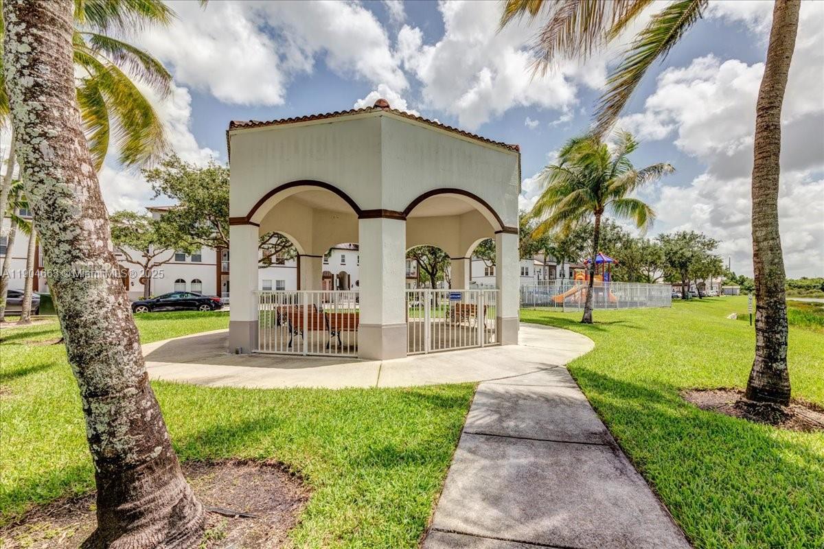 COURTYARDS ONE CONDO - Residential Lease