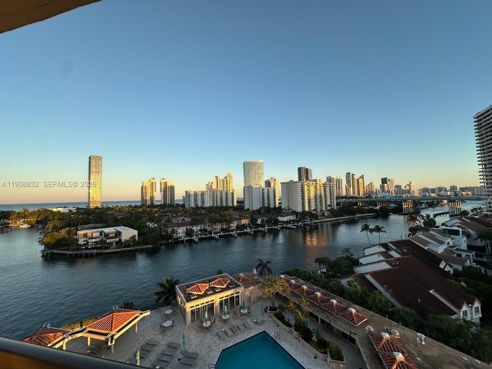 TURNBERRY ISLE SOUTH COND - Residential