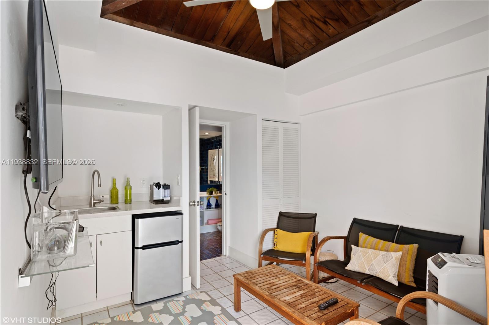 TURNBERRY ISLE SOUTH COND - Residential