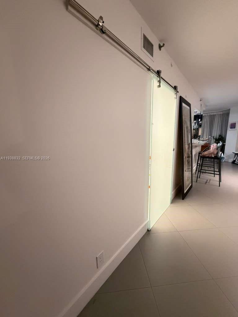 TURNBERRY ISLE SOUTH COND - Residential