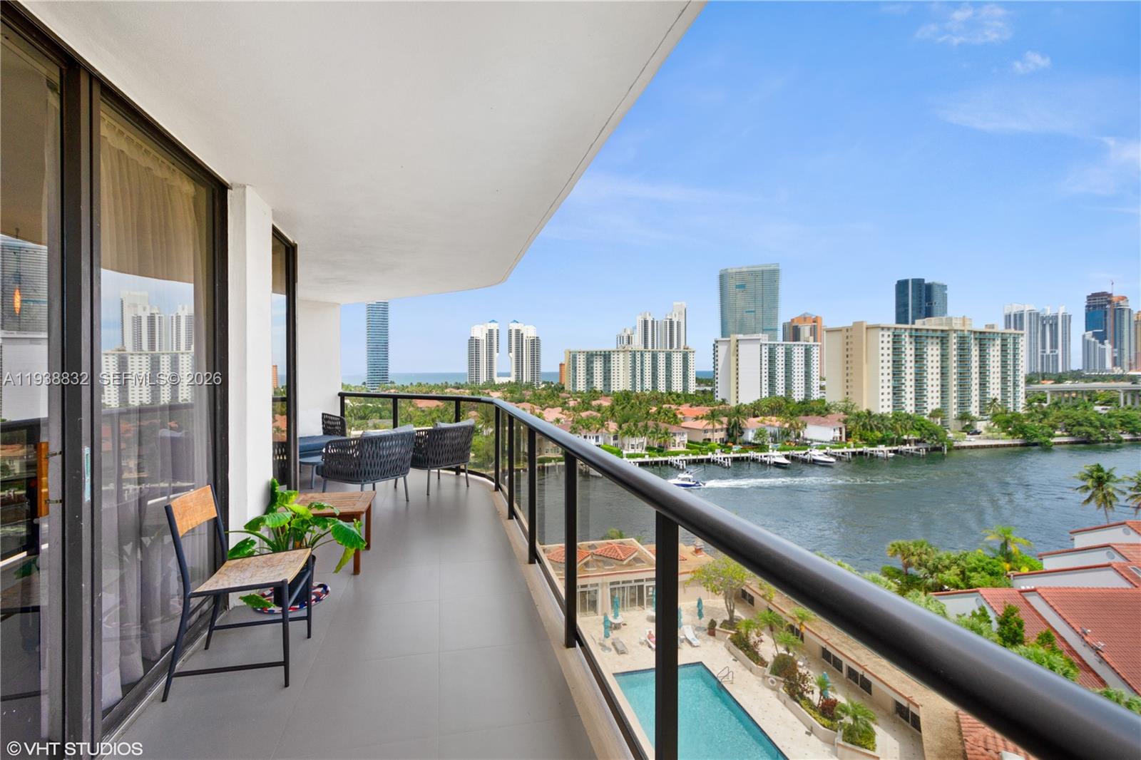 TURNBERRY ISLE SOUTH COND - Residential