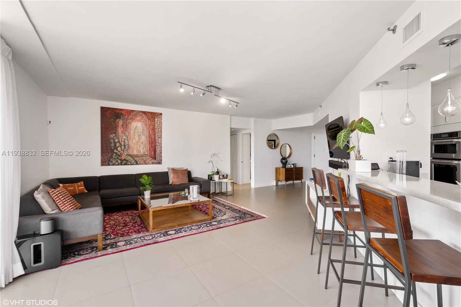 TURNBERRY ISLE SOUTH COND - Residential