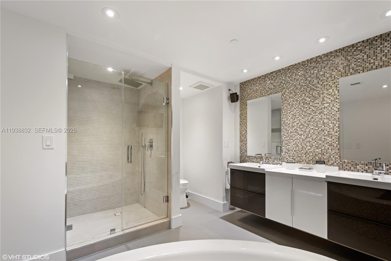 TURNBERRY ISLE SOUTH COND - Residential