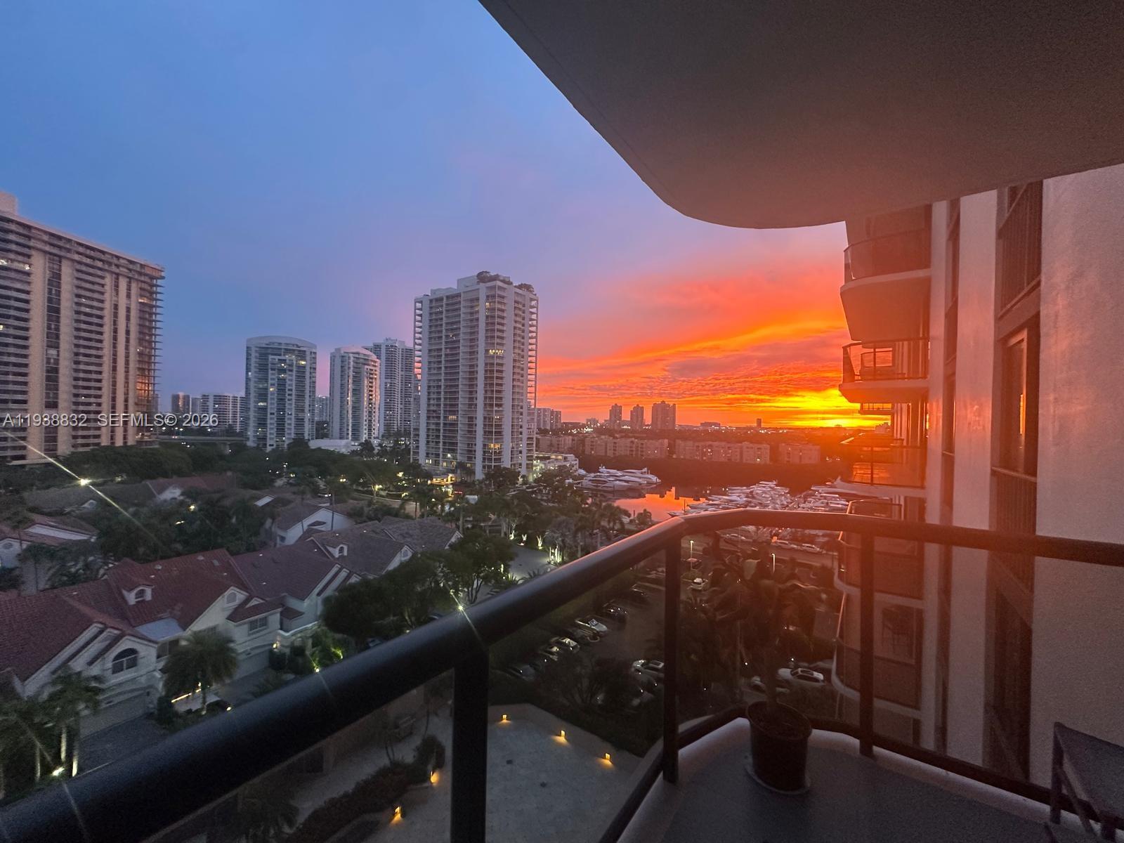 TURNBERRY ISLE SOUTH COND - Residential