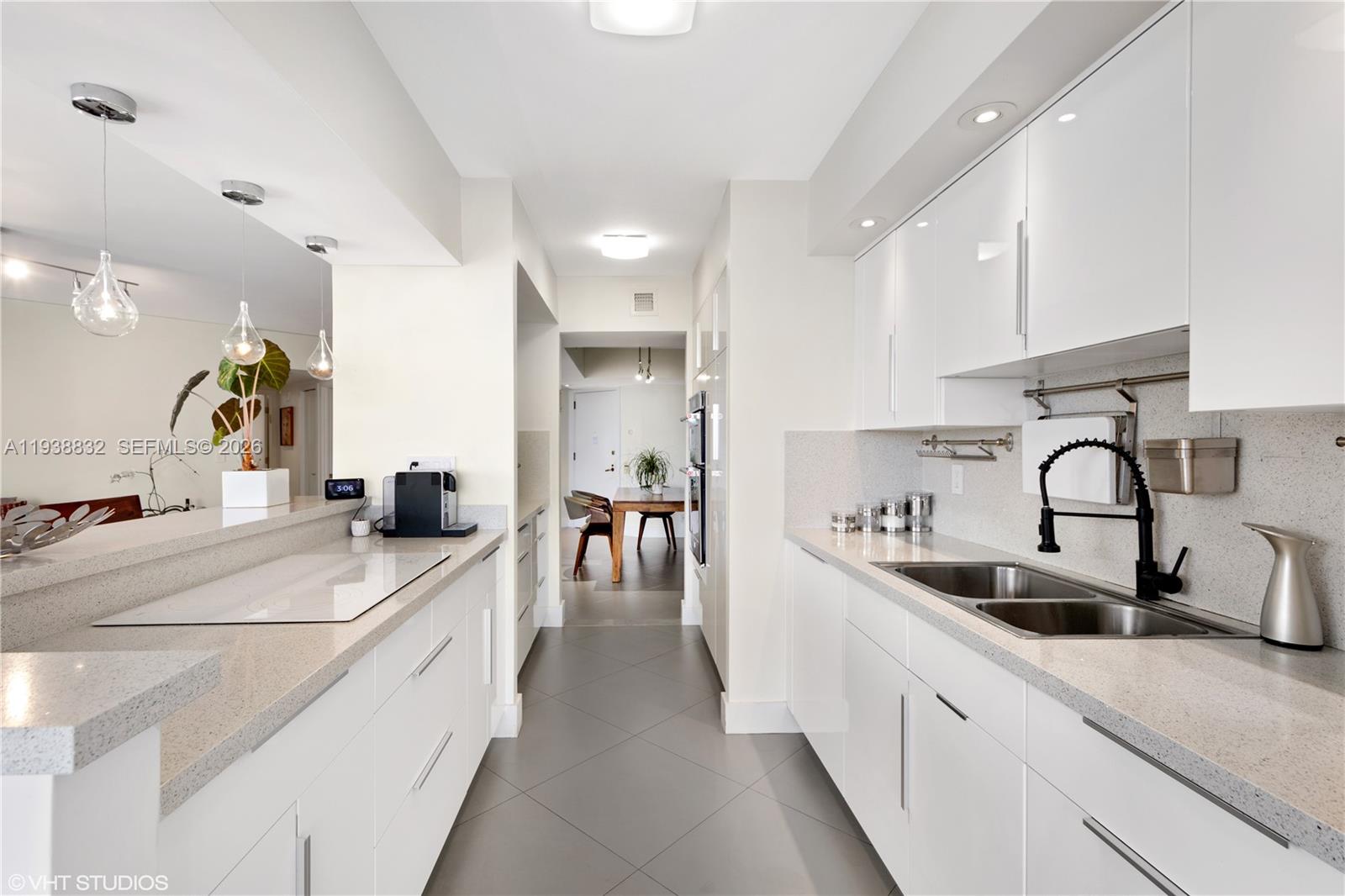 TURNBERRY ISLE SOUTH COND - Residential