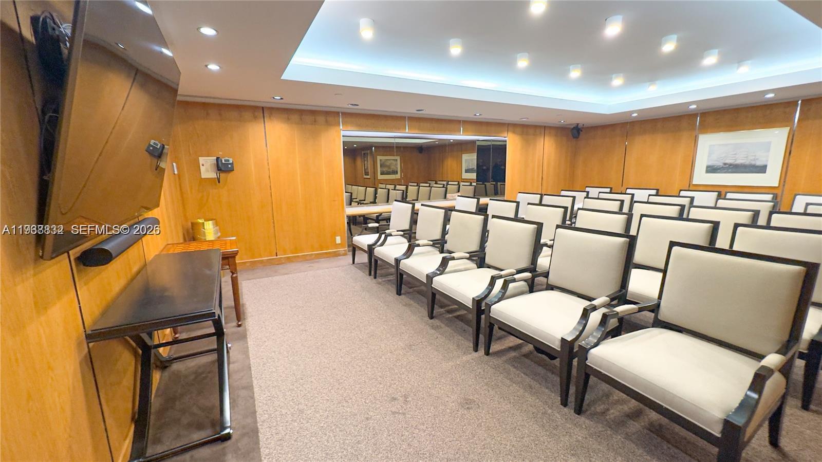 TURNBERRY ISLE SOUTH COND - Residential