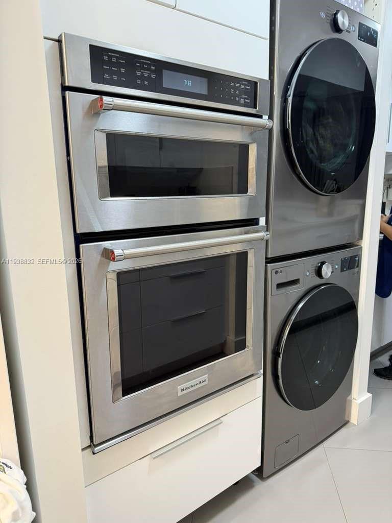 TURNBERRY ISLE SOUTH COND - Residential