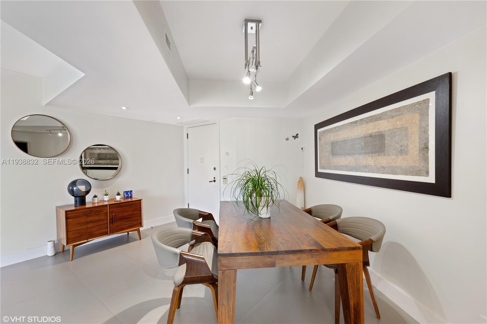 TURNBERRY ISLE SOUTH COND - Residential