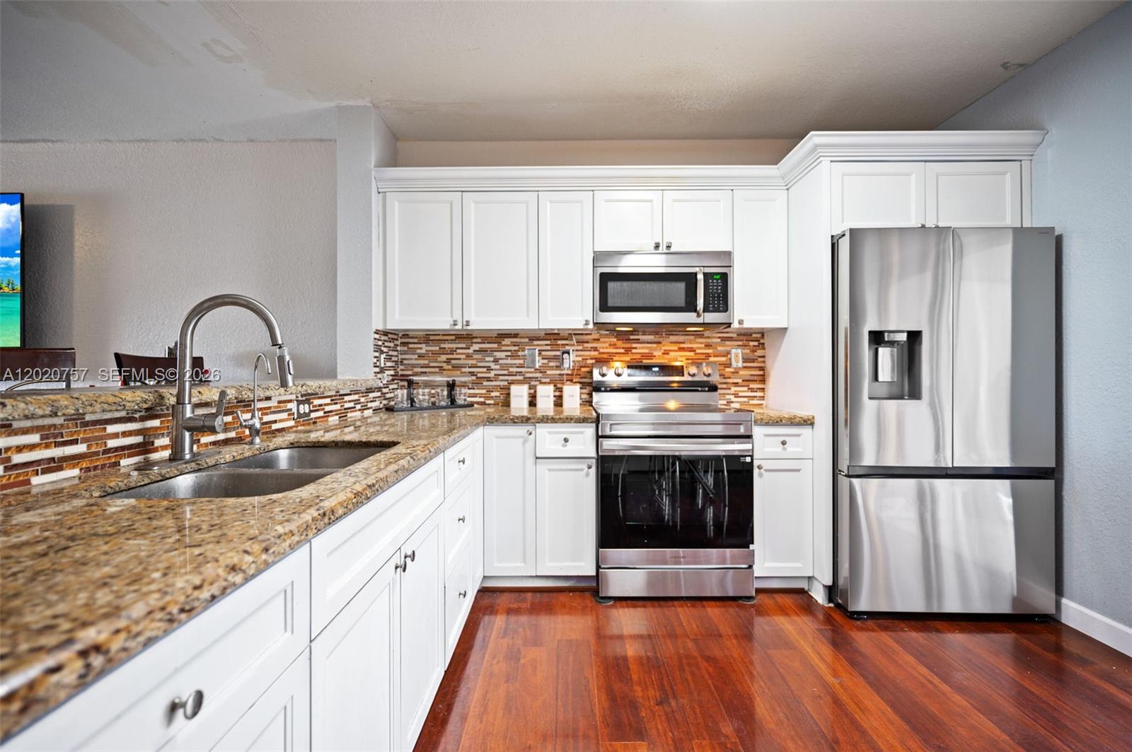 LOS PORTALES PHASE II CON - Residential