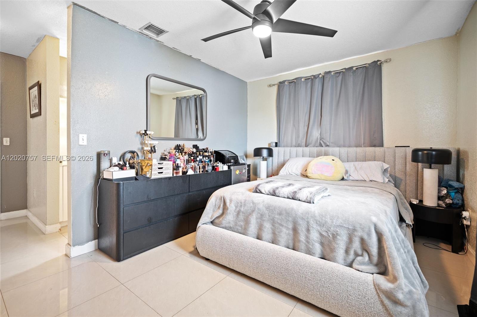 LOS PORTALES PHASE II CON - Residential