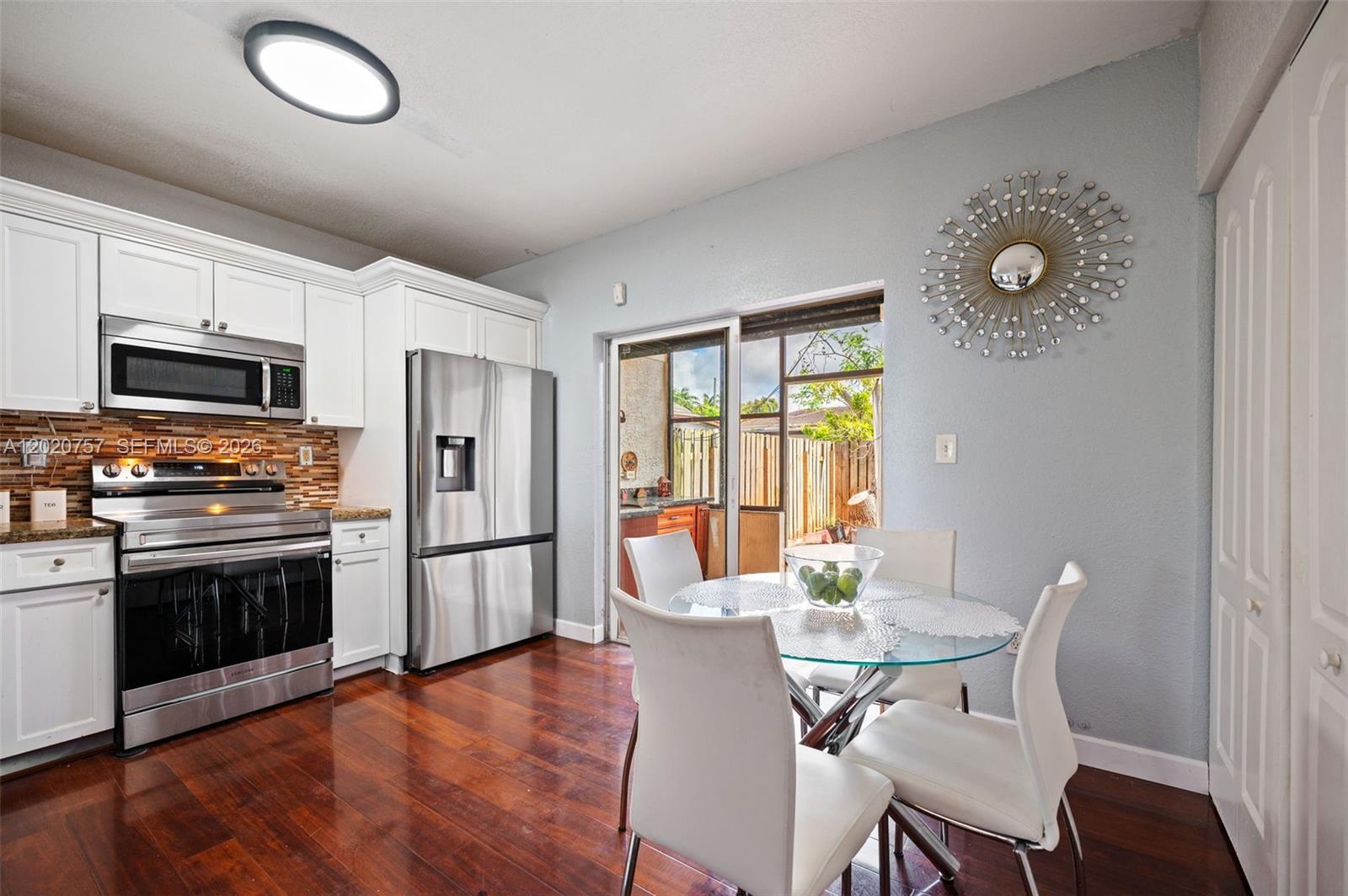 LOS PORTALES PHASE II CON - Residential