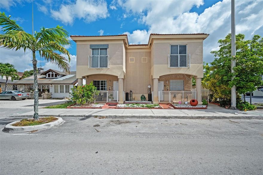 Beautiful, spacious townhome in vibrant Hialeah, FL. This bright 3-bed, 2.5-bath home features a private entrance, two parking spaces, updated bathrooms, and a modern kitchen.
Enjoy a large fenced patio with a covered, screened-in outdoor kitchen plus open space ideal for relaxing or entertaining. A convenient side entrance adds extra functionality.
Close to shopping, dining, schools, major highways, and minutes from Miami International Airport—offering exceptional convenience in a central South Florida location.