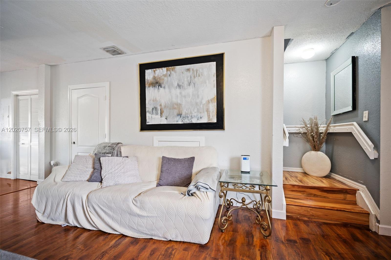 LOS PORTALES PHASE II CON - Residential