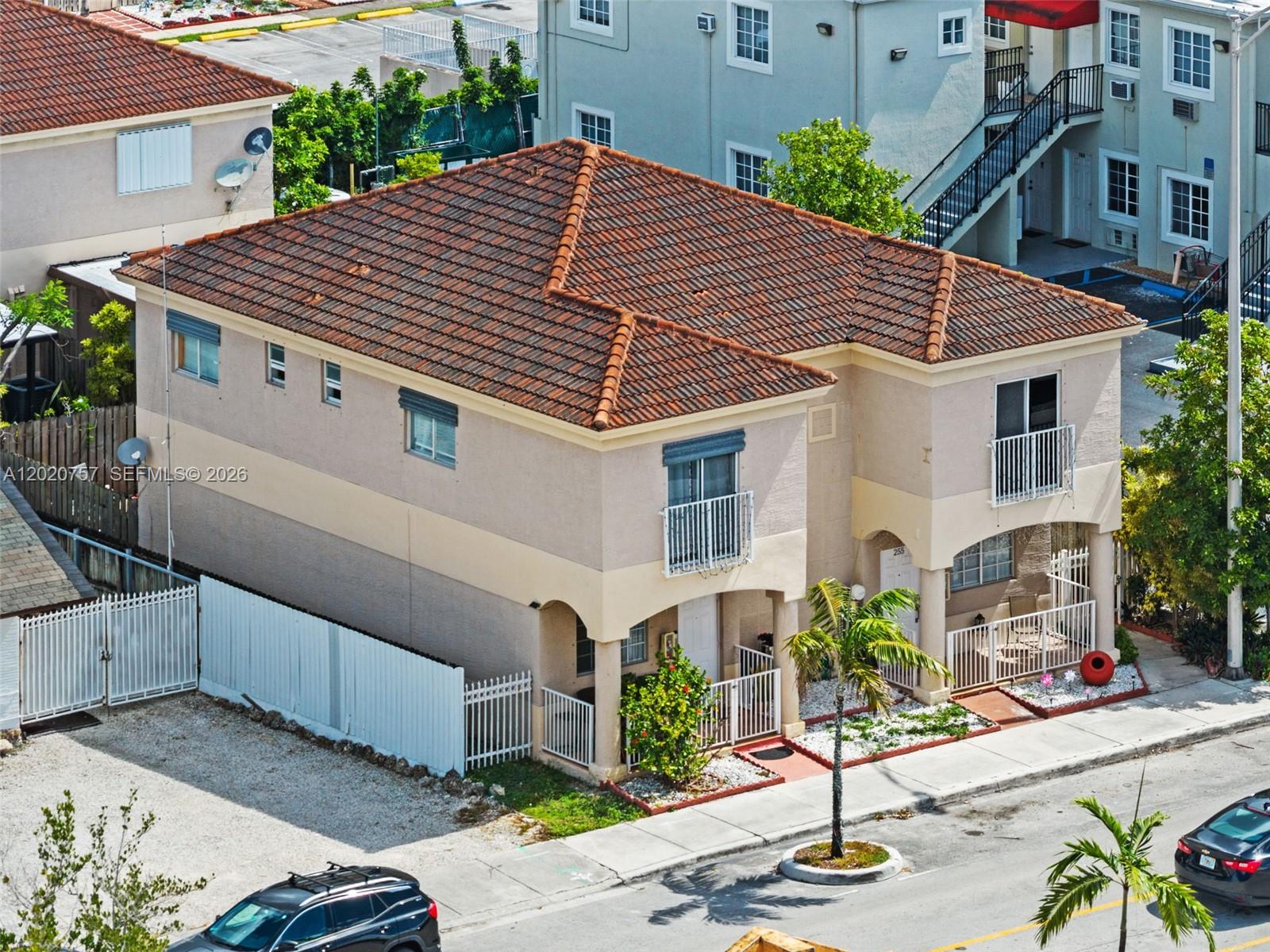 LOS PORTALES PHASE II CON - Residential