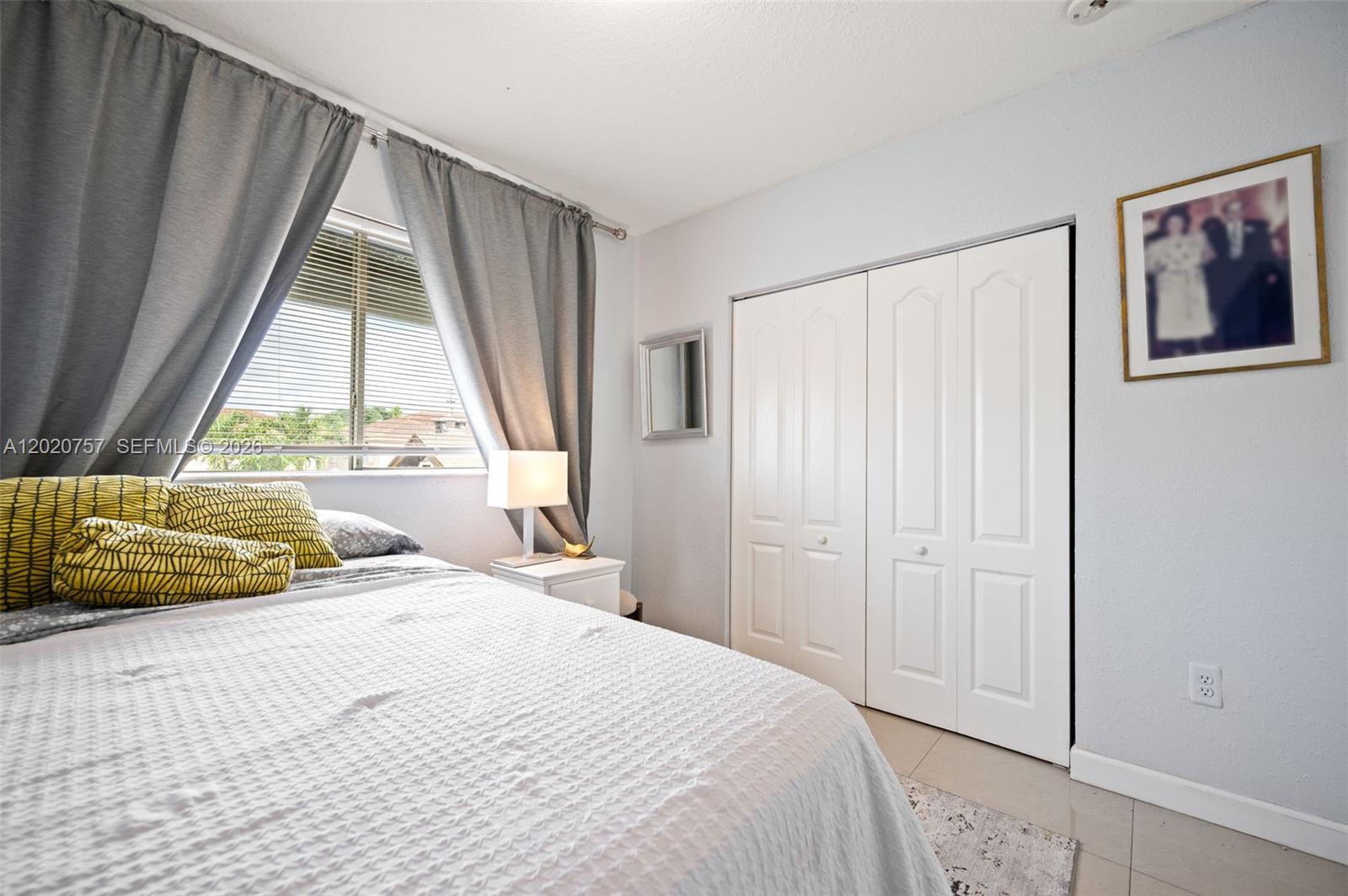 LOS PORTALES PHASE II CON - Residential