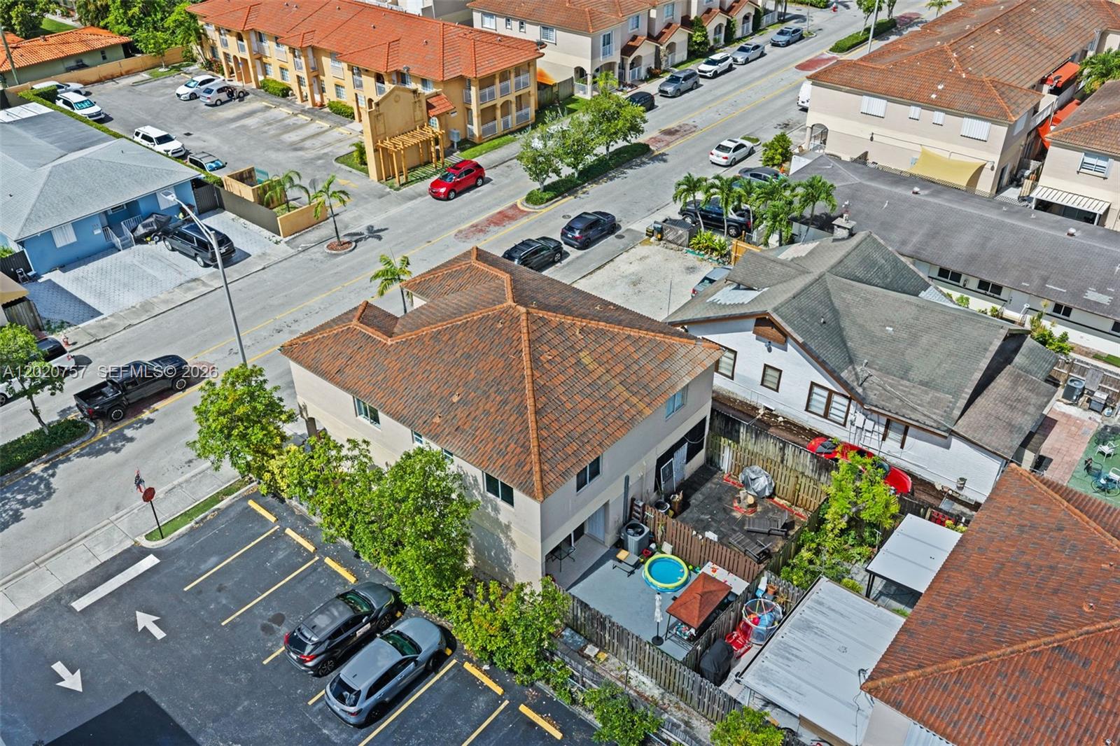LOS PORTALES PHASE II CON - Residential