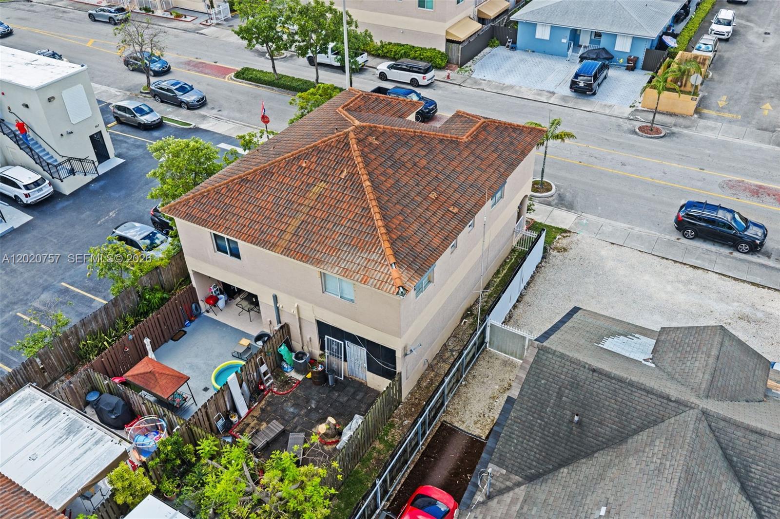 LOS PORTALES PHASE II CON - Residential