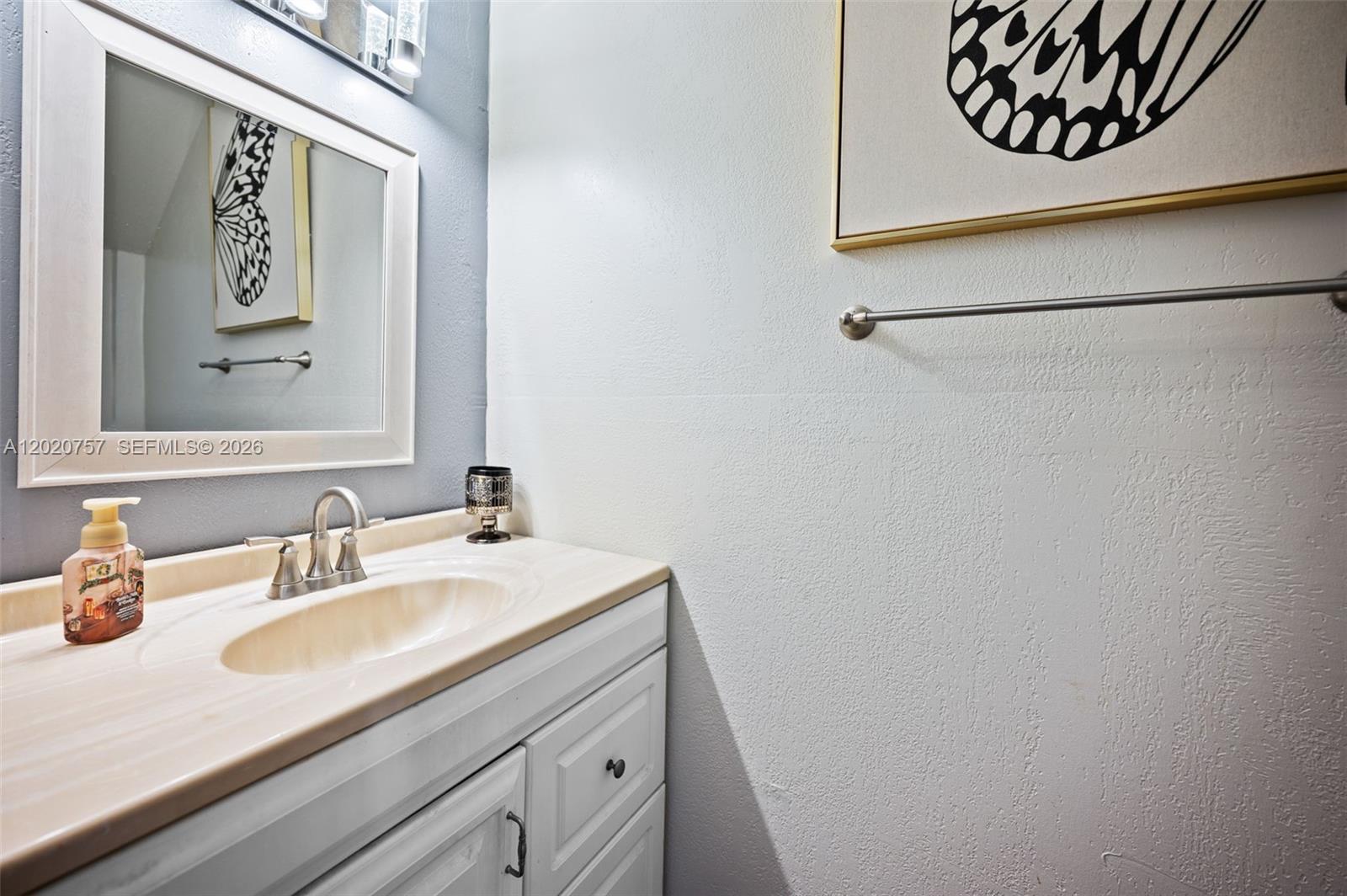 LOS PORTALES PHASE II CON - Residential