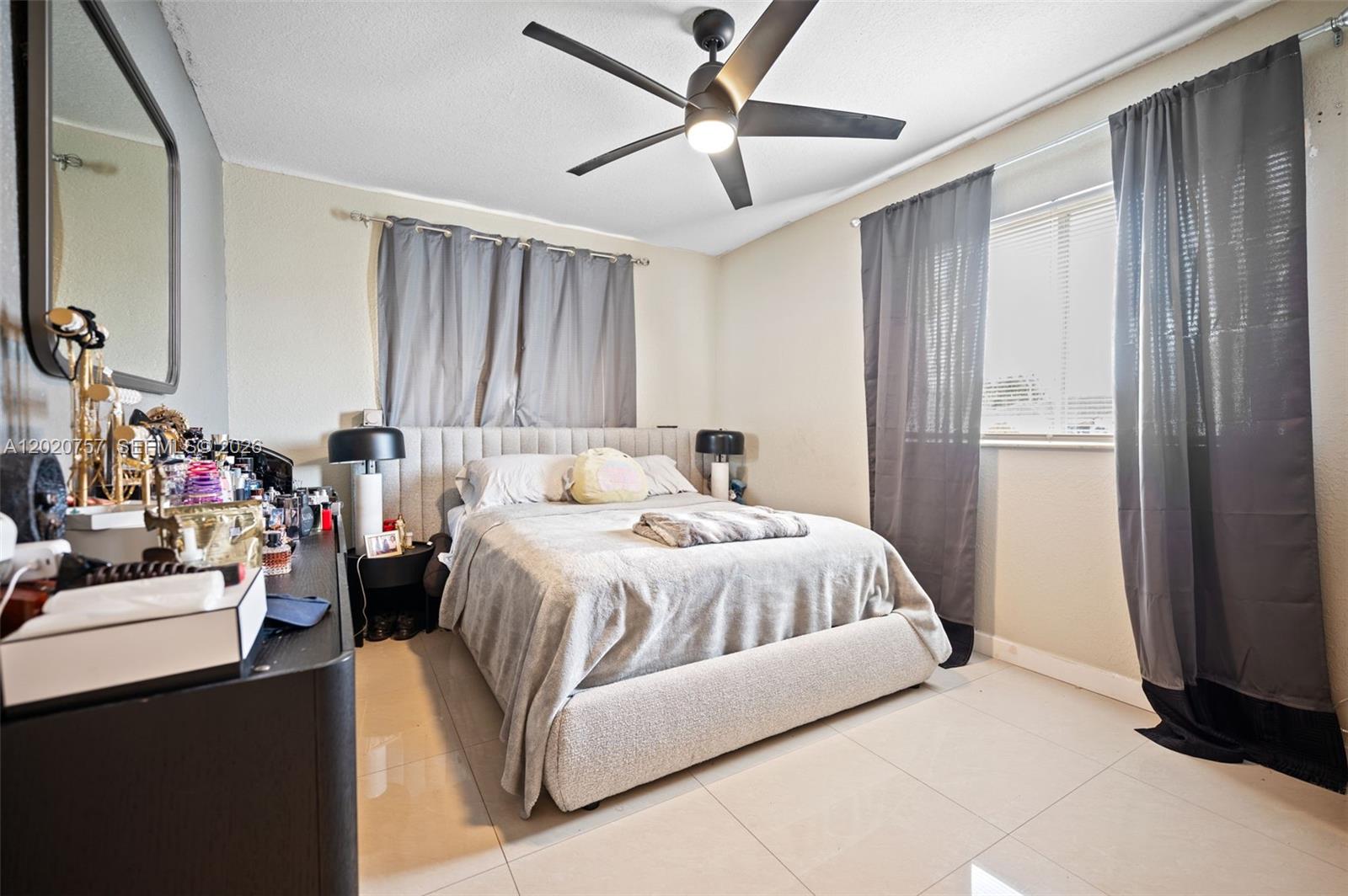 LOS PORTALES PHASE II CON - Residential