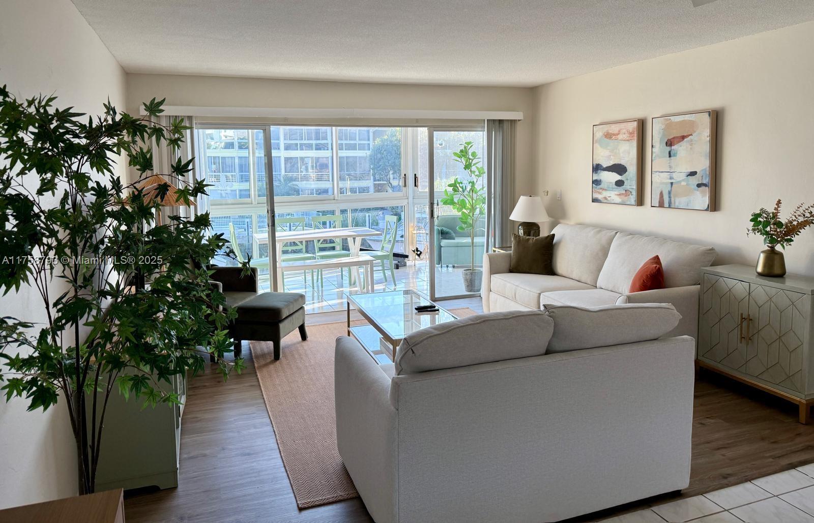 3000 Ne 48th St 203, Fort Lauderdale, Broward County, Florida - 1 Bedrooms  
2 Bathrooms - 