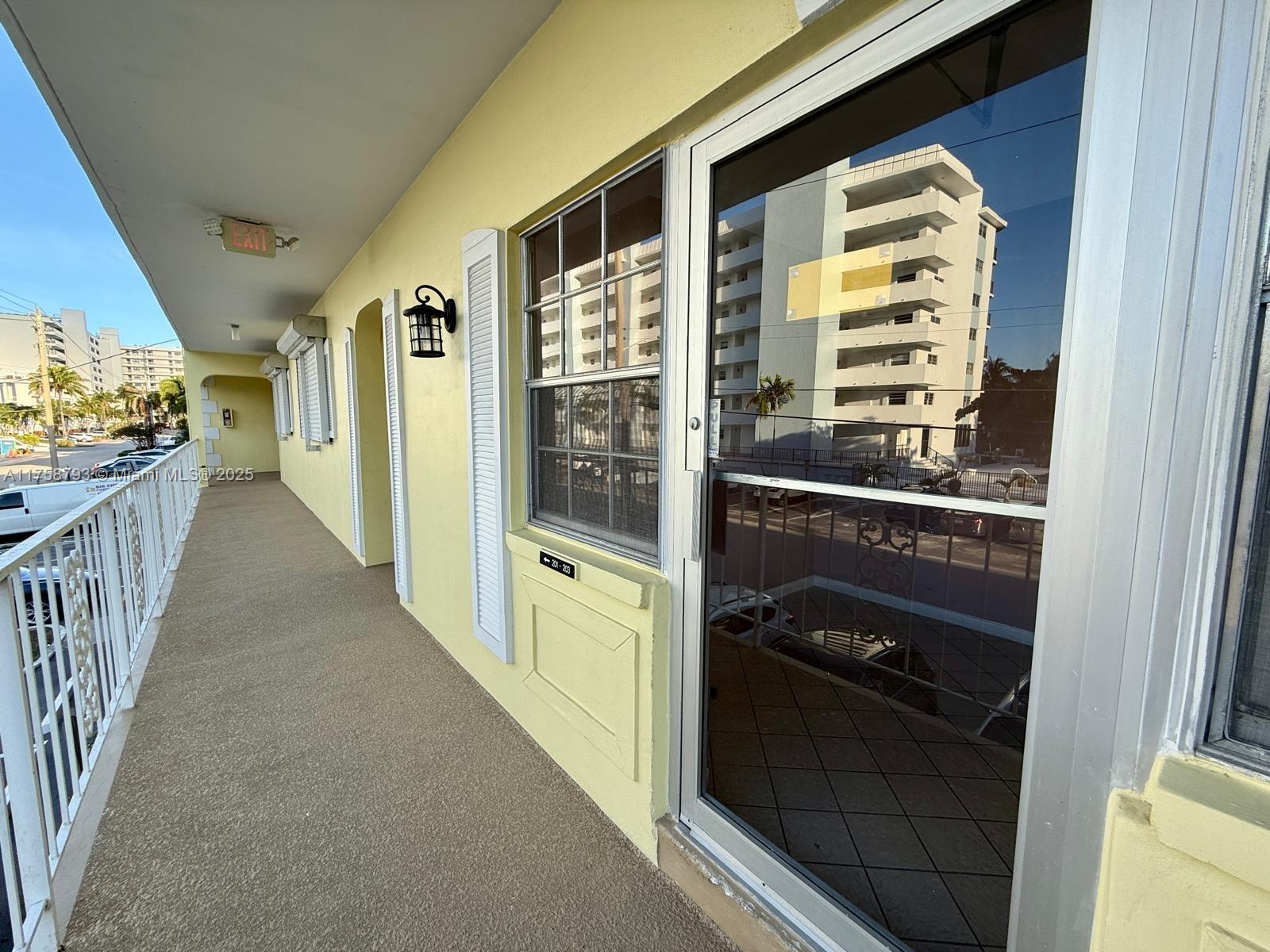 WELLINGTON CONDO - Residential